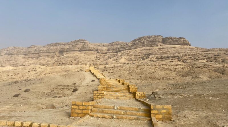 منطقة بني حسن الأثرية بالمنيا تستقبل وفدًا من الوزارة لتطوير خدماتها السياحية